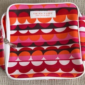 Trina Turk for Clinique Makeup Case
D2